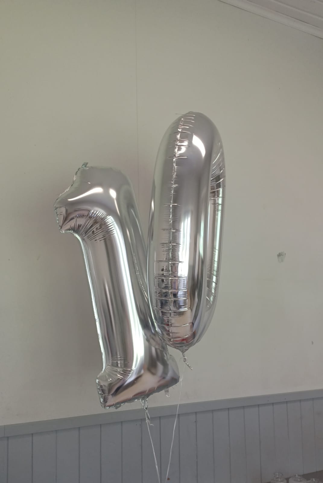 0-vuotishääpäivän juhlakoristelu Kellokosken Linjalassa